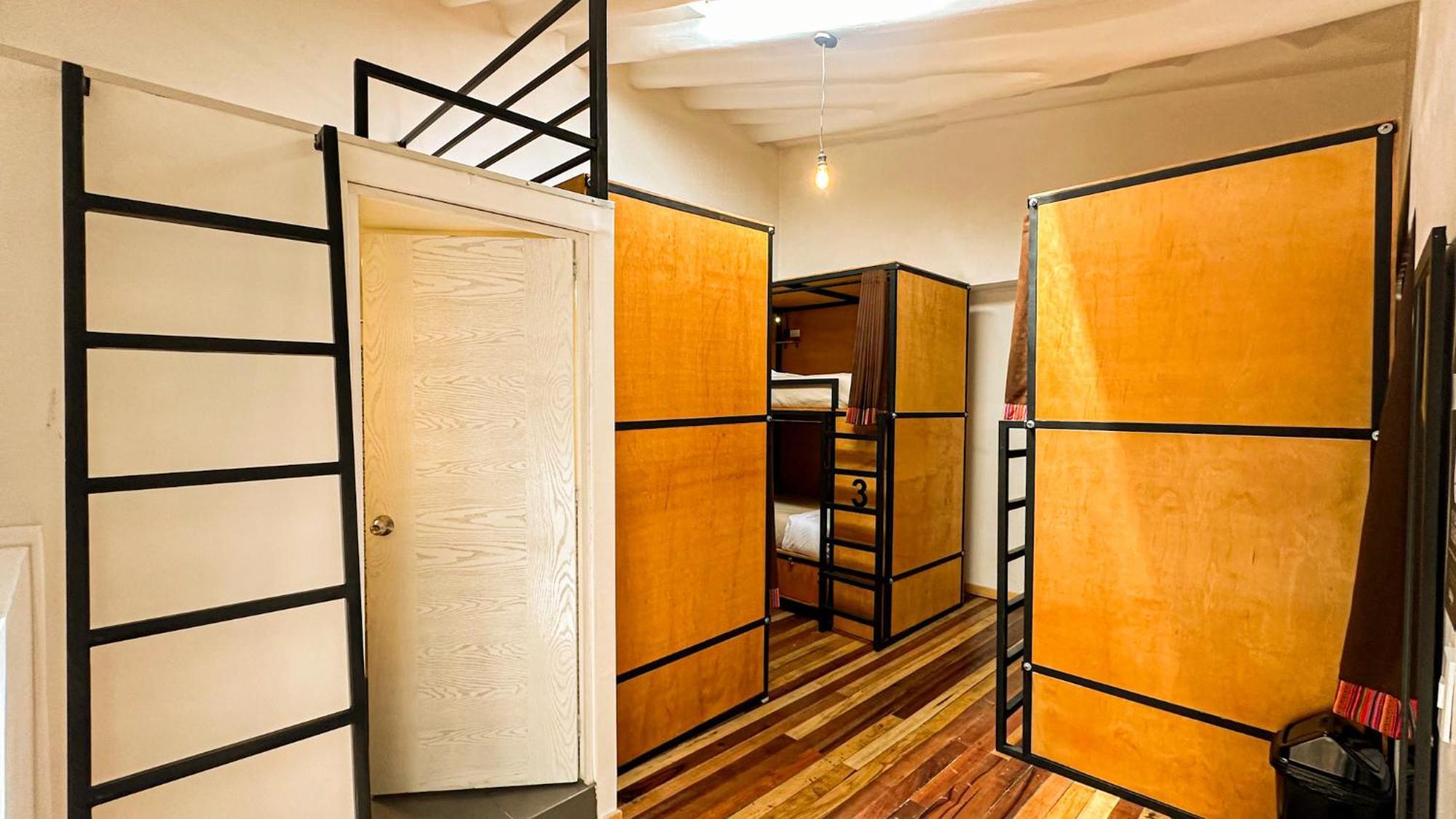 Black Llama Hostel クスコ 部屋 写真
