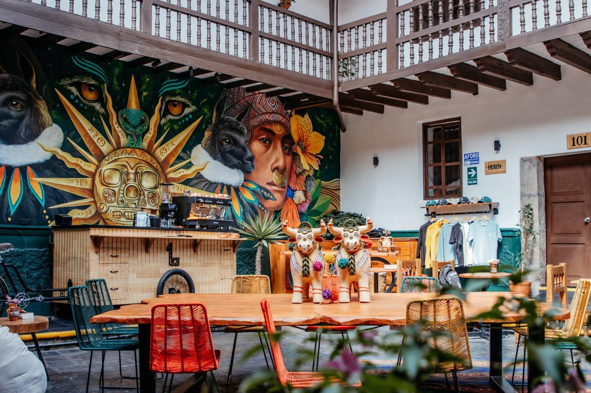 Black Llama Hostel クスコ エクステリア 写真
