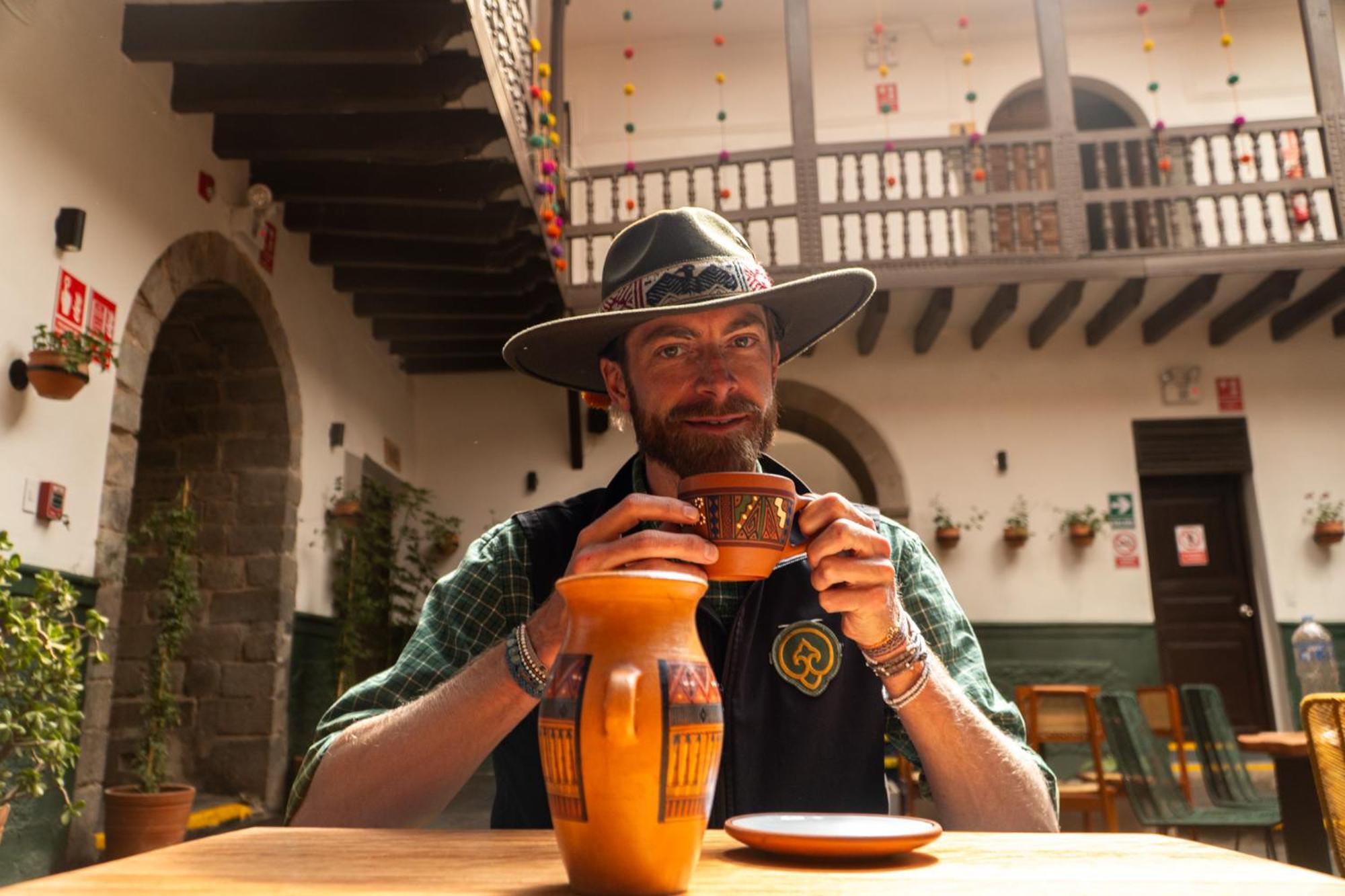 Black Llama Hostel クスコ エクステリア 写真
