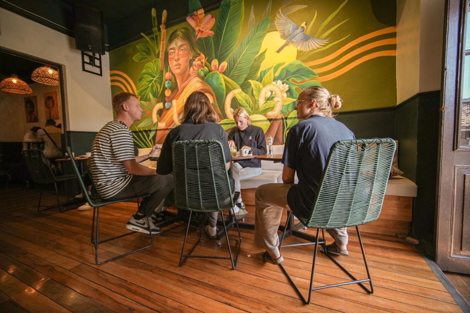 Black Llama Hostel クスコ エクステリア 写真