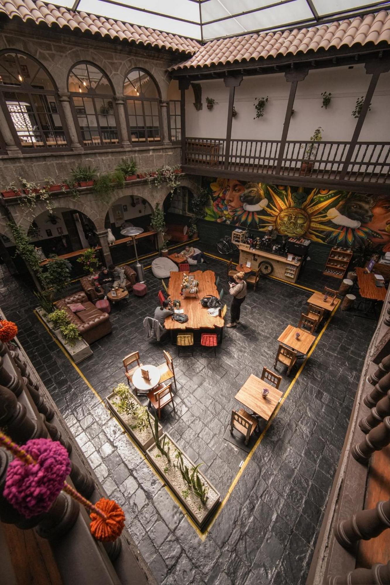 Black Llama Hostel クスコ エクステリア 写真